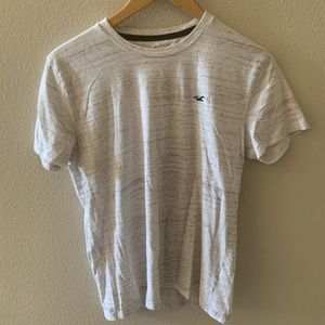 Hollister Men’s Light Gray T shirt